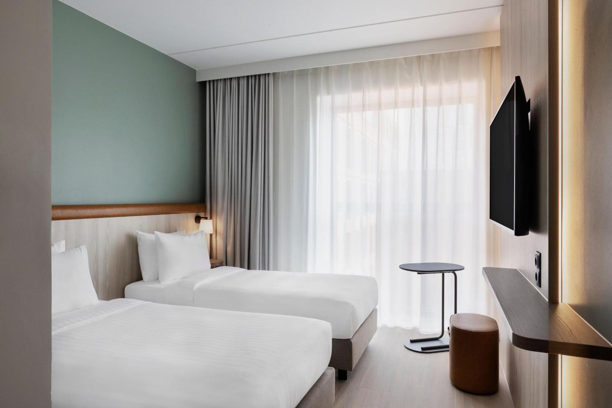 Отель Fairfield By Marriott Copenhagen Nordhavn Экстерьер фото